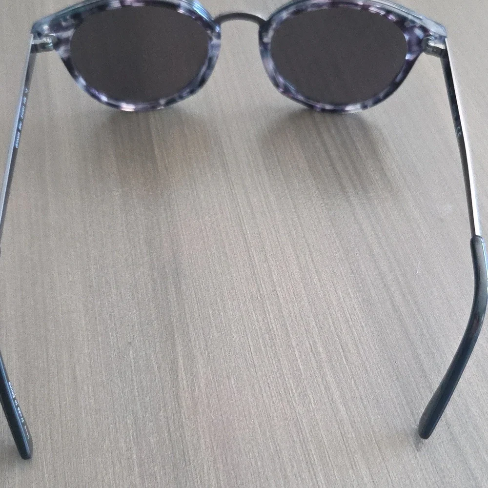 Women's Guess Black Sunglasses